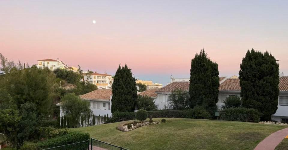 Lux 2 Kmr App Stella Blanca Met Zwembaden Airco En Zeezicht Apartamento Fuengirola Exterior foto